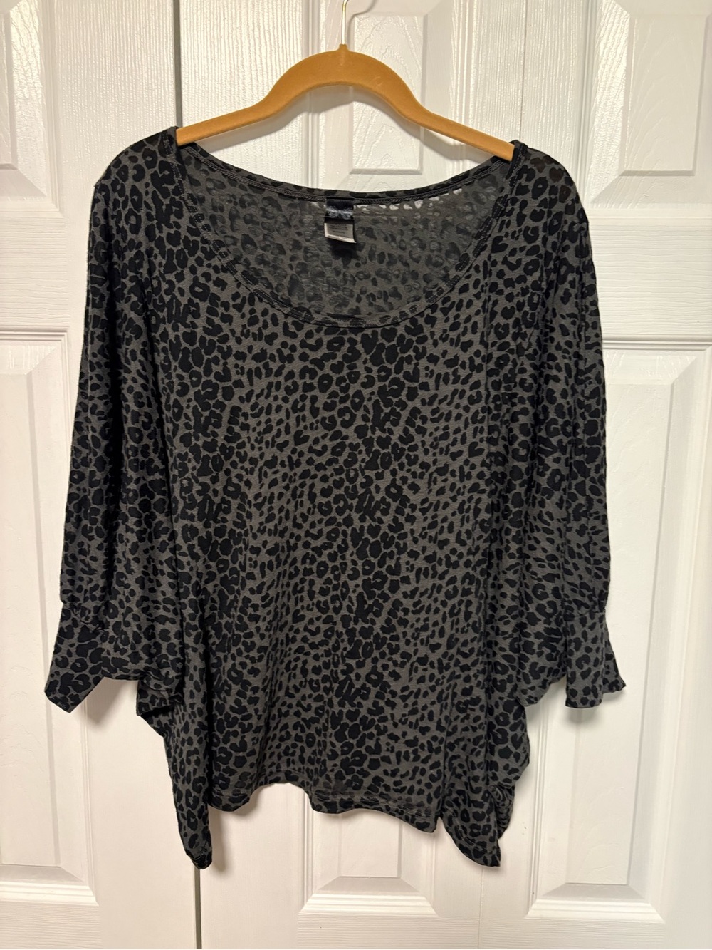 Scoop Neck Leopard Print Top with Dome Sleeves - Black/Grey